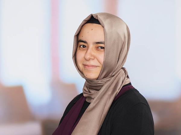 Professional Cropped Akoglu Kerime Mintz